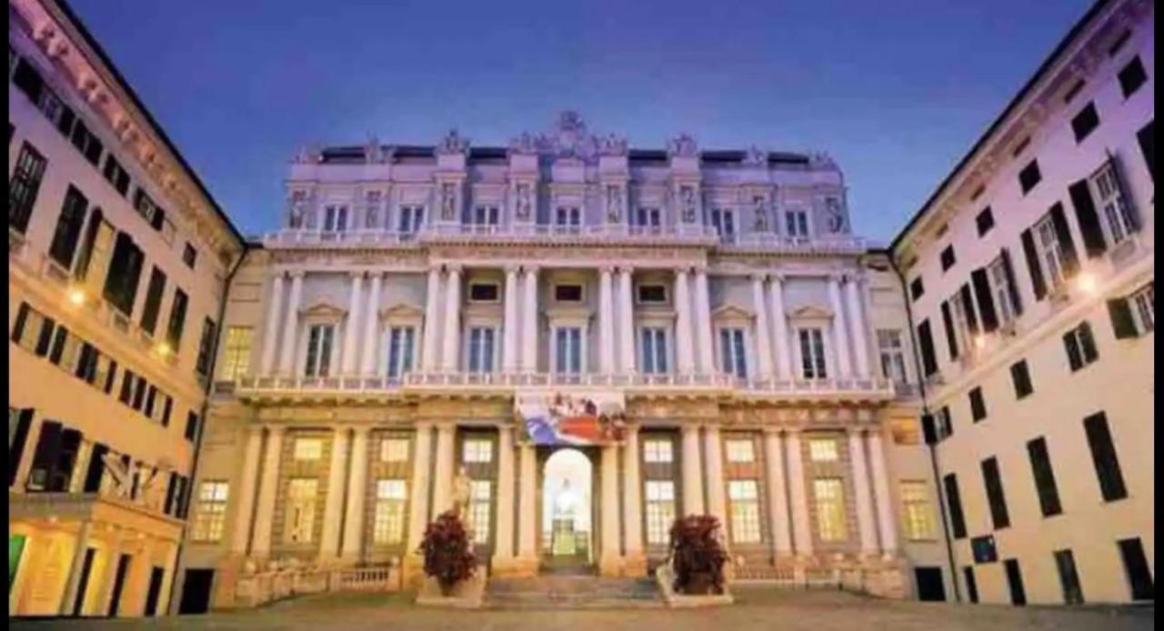 Amazing San Lorenzo 19, Rolli Palace Unesco - Stunning View Overlooking The Cathedral - Free Private Parking- Genoa Luaran gambar